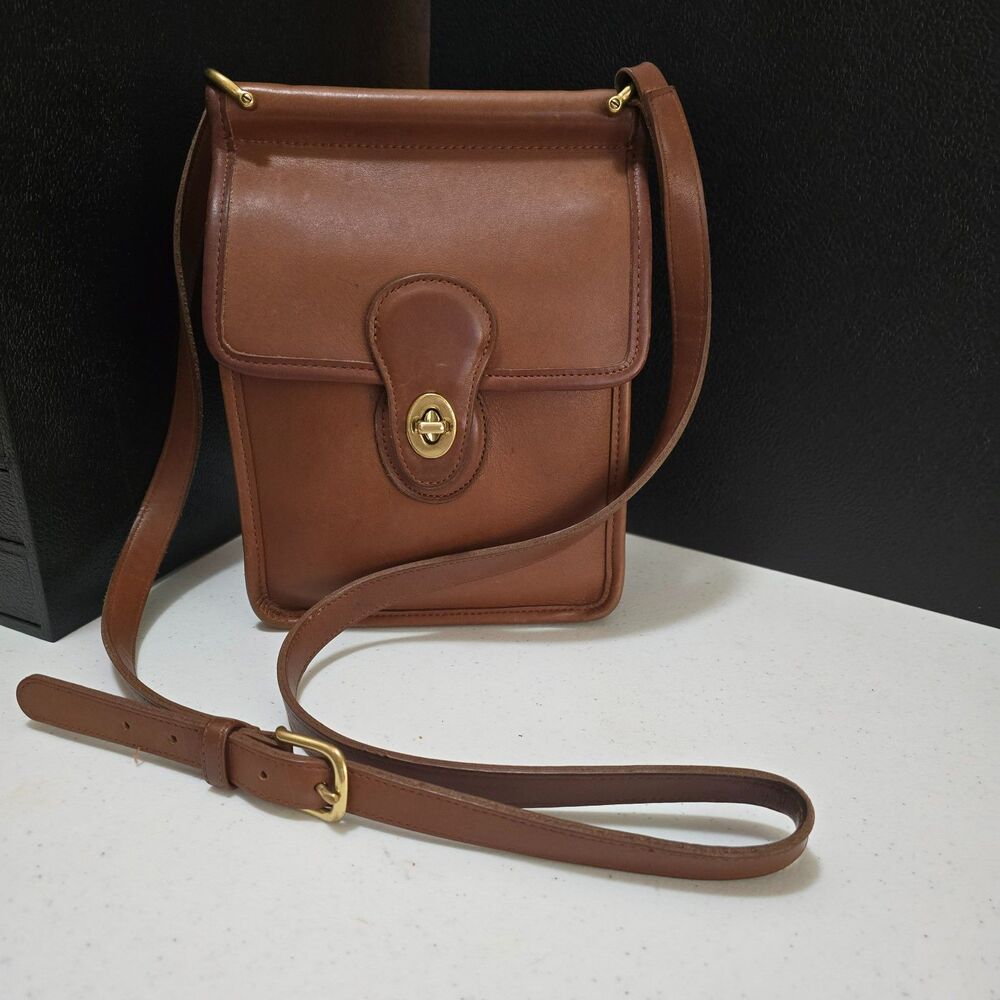 Vintage Coach Murphy Bag #9930 – Crossbody and  Turnlock Closure